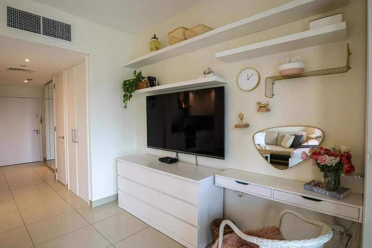 Higuests - Snug Studio With Balcony In The Heart Of Downtown Apartment Dubai