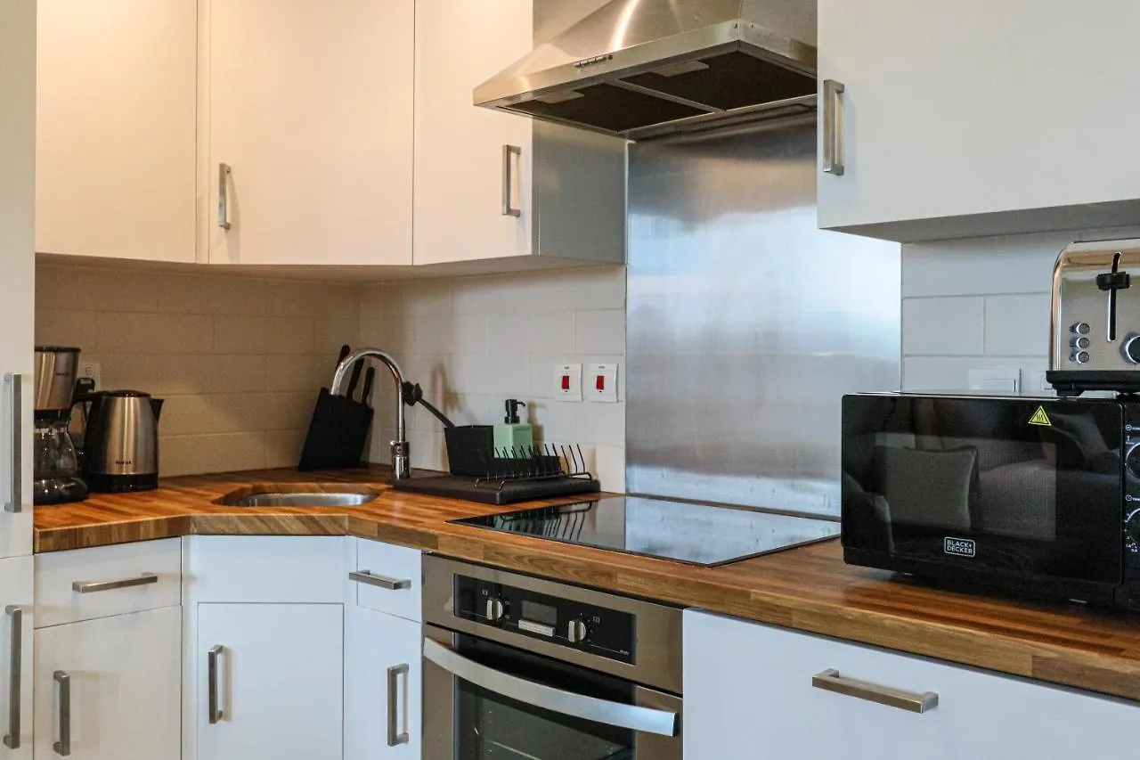 Higuests - Snug Studio With Balcony In The Heart Of Downtown Apartment Dubai